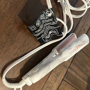 Foxy bae mini hair straightener. Never used